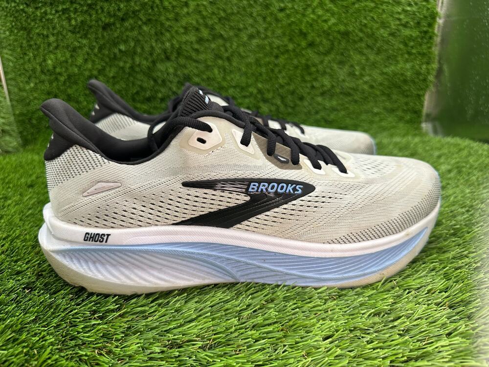 Brooks Ghost 18 1104931D172 Athletic Sneaker Men's 10D White Knit Running Gym